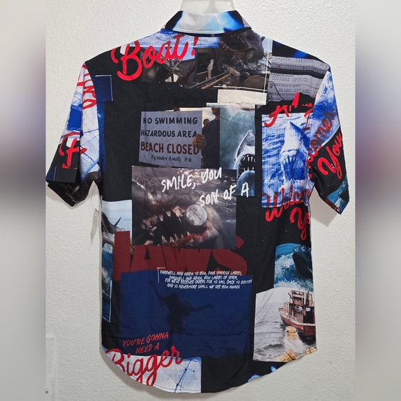 RSVLTS Universal Studios Mens JAWS Shark Graphic Button Down Shirt Sz Small NEW - Picture 2 of 6